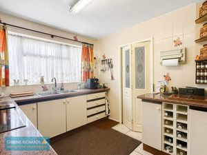 Kitchen- click for photo gallery